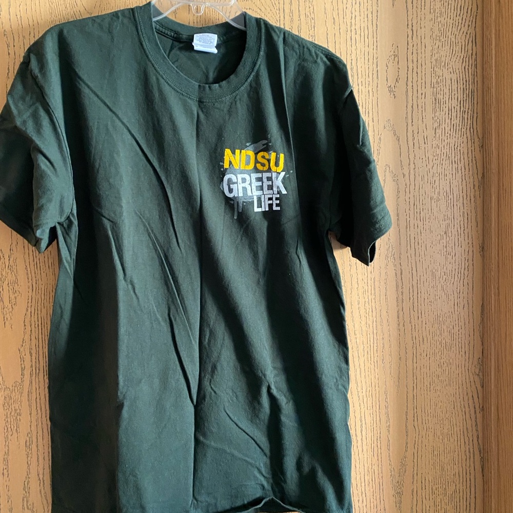 Glidan Ultra Cotton Men’s NDSU Greek Life (Bison) T-Shirt, Size L